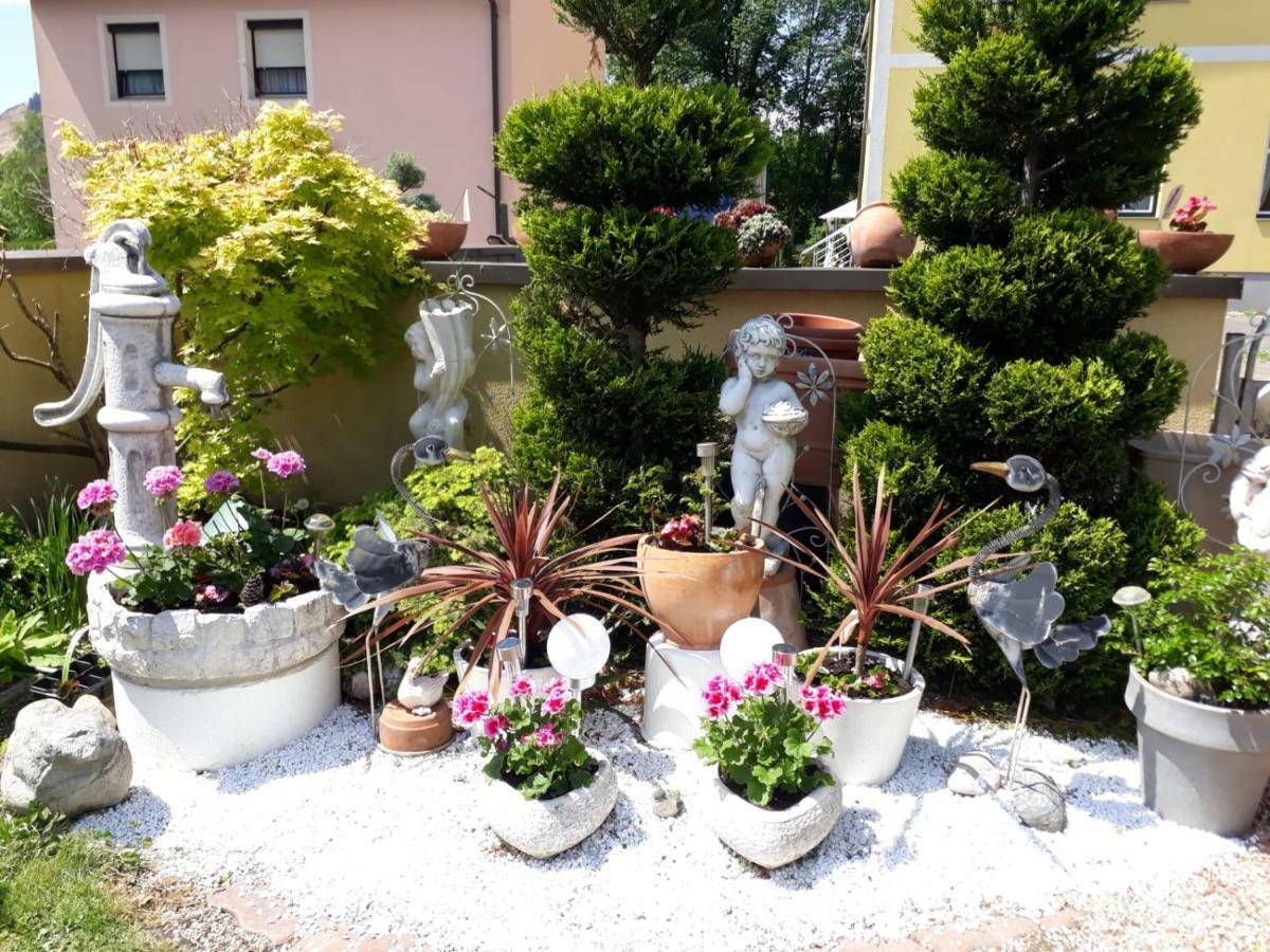 Apartamento Auszeit Leoben 1 Mit Terasse Und Gratis Parkplatz Exterior foto